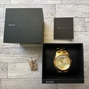 MARC by Marc Jacobs Women’s Wrist Watch. Gold-Toned Band.